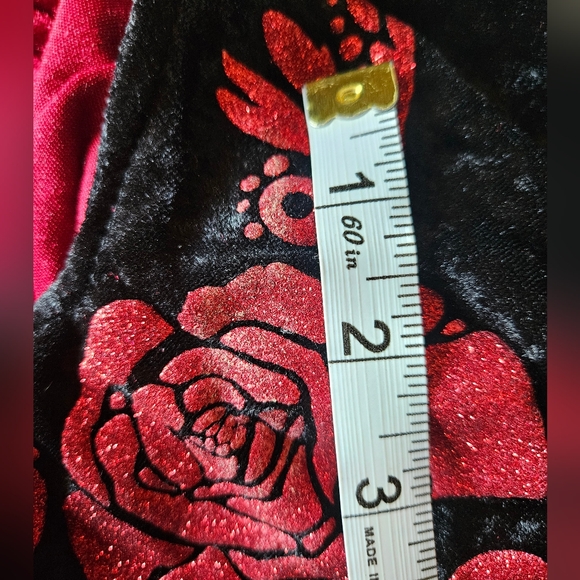 Spirit Gothic Vampire Robe Red And Black - Picture 6 of 6